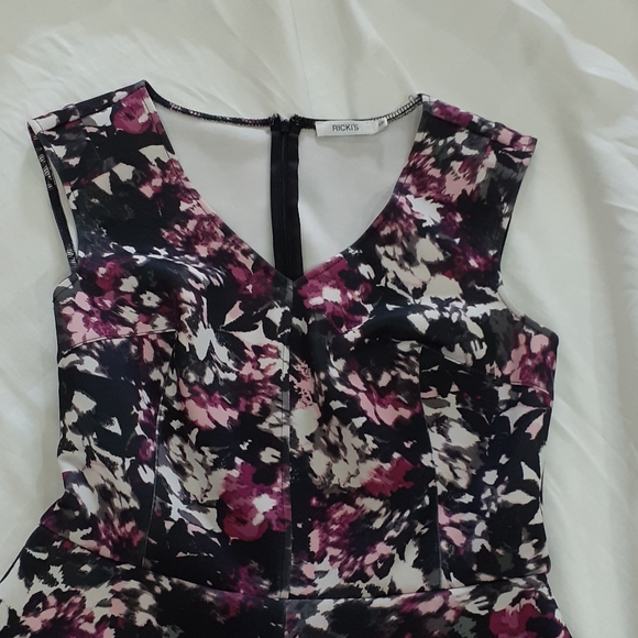 A-Line Dress with a Floral Pattern - Picture 2 of 6